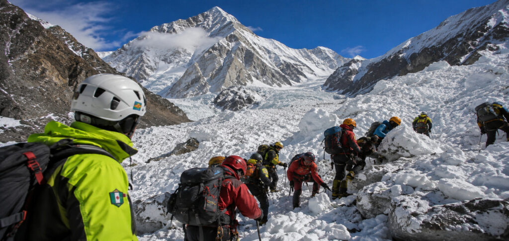 Pakistan Mountain Avalanche Kills Four