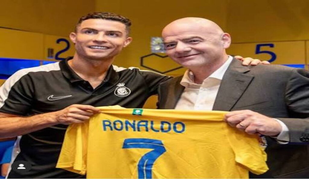 Cristiano Ronaldo receives Gianni Infantino's support as he approaches 1,000 career goals