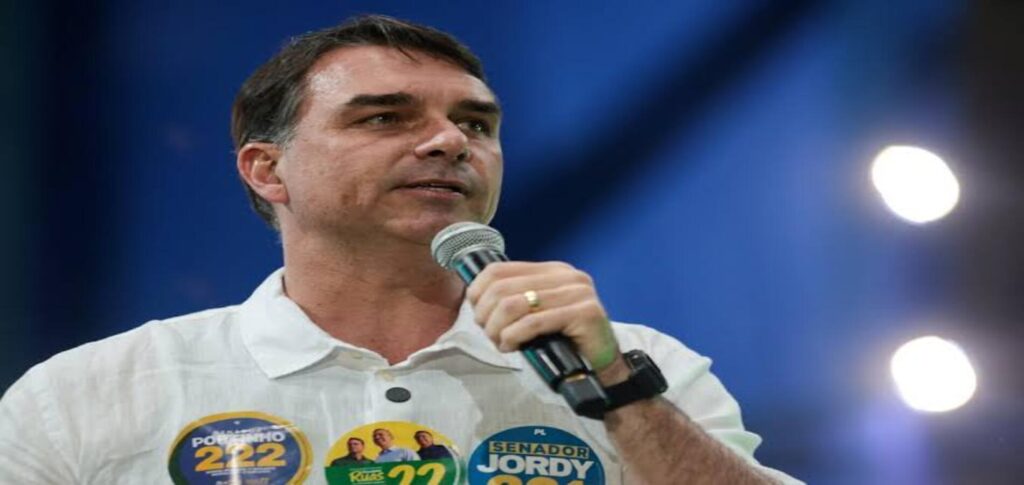 Flavio Bolsonaro speaks about respecting Brazil election results