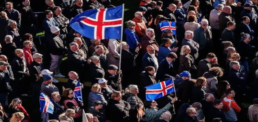 Iceland voters cast ballots in the EU membership referendum