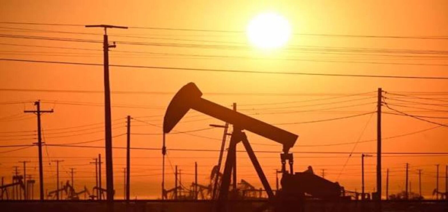 Iran sanctions oil prices fall as US prepares new measures