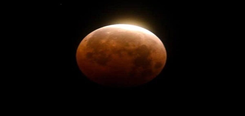 Near-total lunar eclipse visible across the Americas