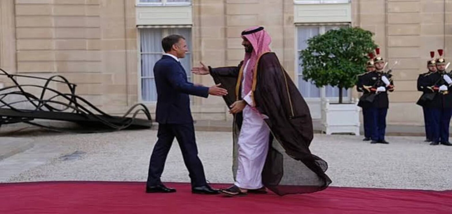 Emmanuel Macron announces a €6 billion Saudi-backed theme park project near Paris.