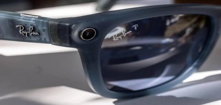 AI device privacy concerns surrounding smart glasses and wearable AI technology