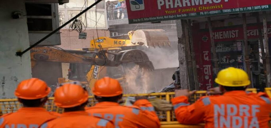 Delhi Building Collapse Kills Seven as Rescue Continues