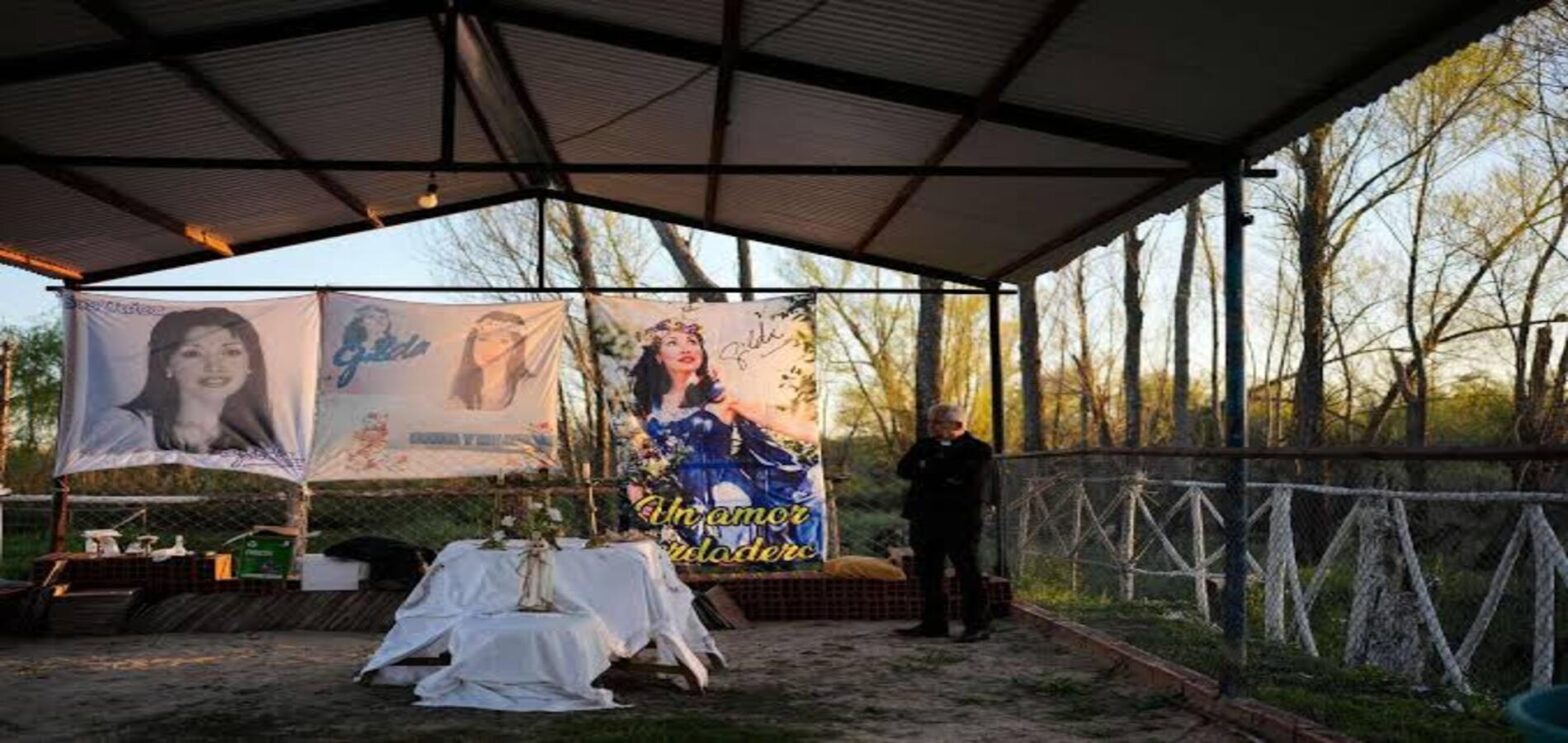 Gilda fans pray and pay tribute at the Argentine singer’s shrine 30 years after her death