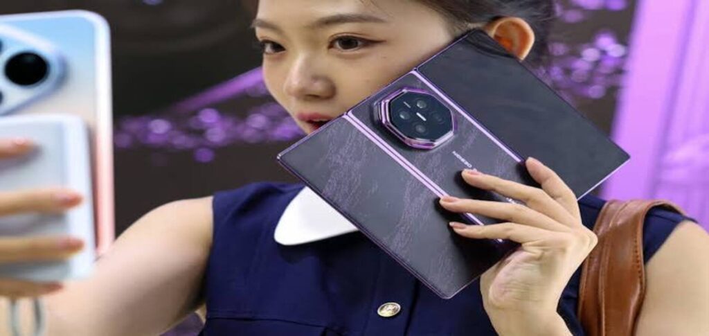 Huawei Xiaomi Foldable Smartphones Launch