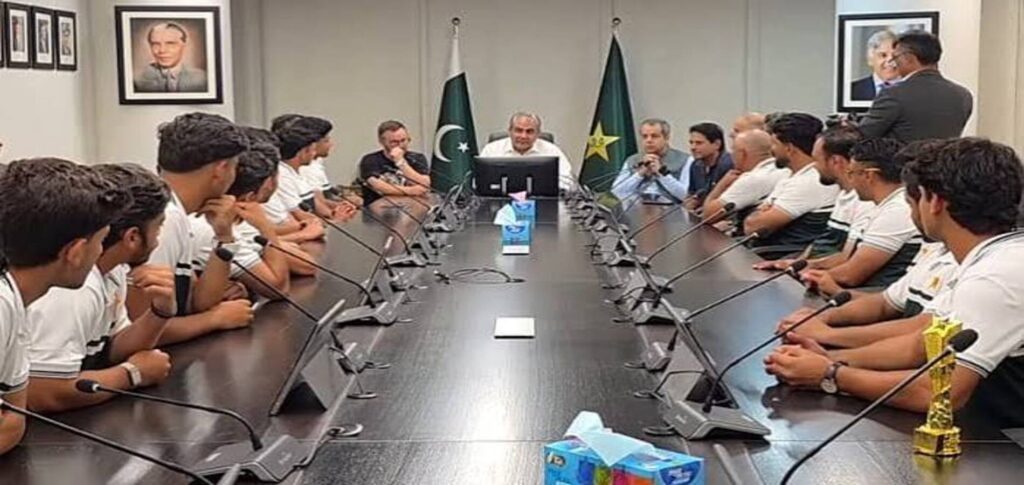 Pakistan U19 players receive central contracts from PCB