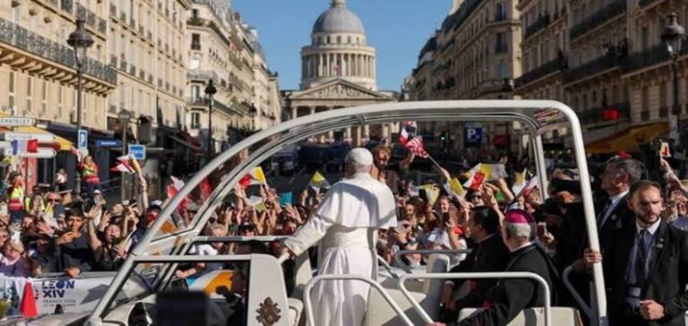 Pope Leo XIV addresses huge crowds during Mass in Paris
