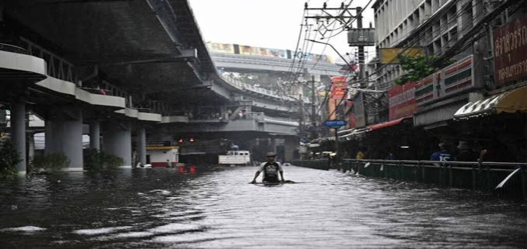 Thailand Myanmar floods cause deaths and widespread flooding