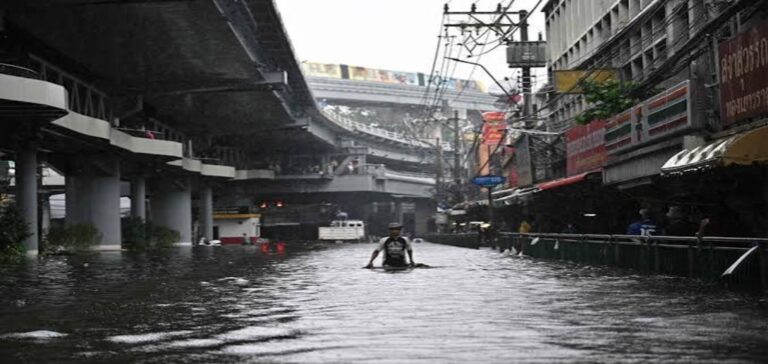 Thailand Myanmar floods cause deaths and widespread flooding