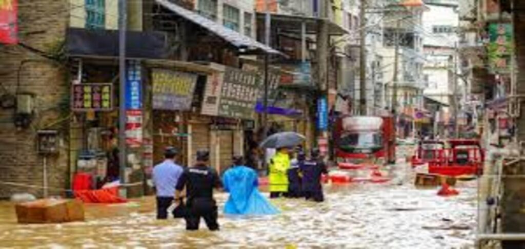 Typhoon Dujuan causes deaths and power outages in Japan